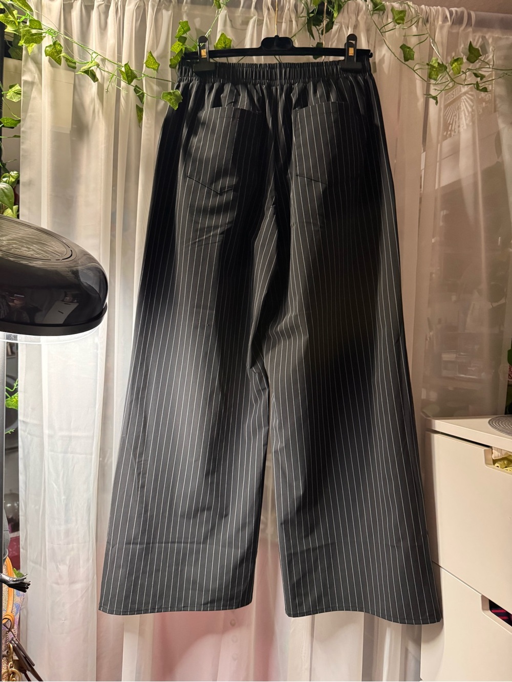 NWT ALO Pinstripe Daylight Boxer Pant in Blk/ Titanium - S (Regular) - Picture 5 of 7